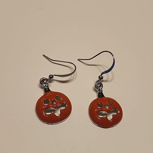 Pumpkin Dangle Earrings Halloween Jack o Lantern New Orange Green Silver - Picture 2 of 2